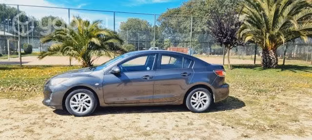 Se vende impecable auto mazda 3 2012 - Imagen 2