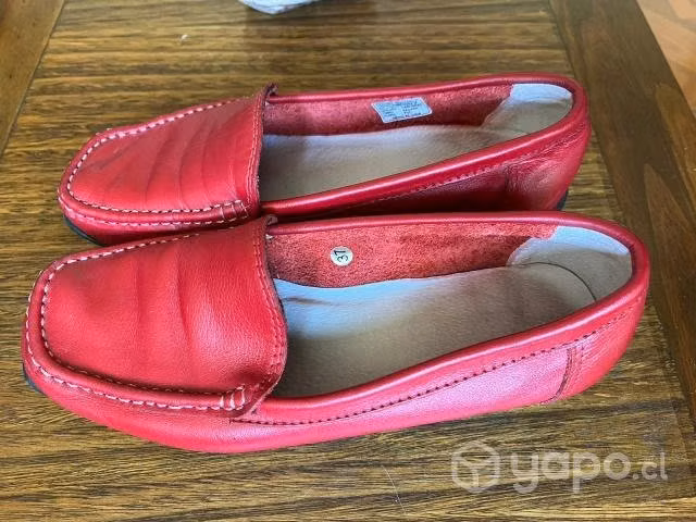 Se vende zapatos cuero rojos