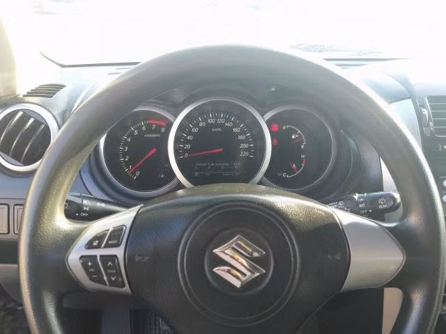 Suzuki grand nomade - Imagen 3