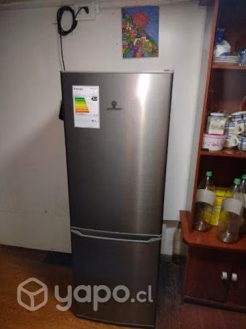 Refrigerador nuevo con su boleta de garantía