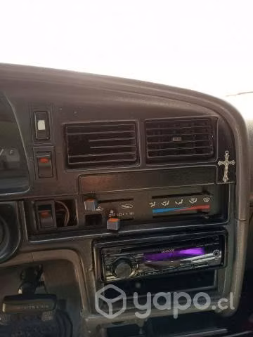 Vendo camioneta Toyota Hilux Año 93 4x4