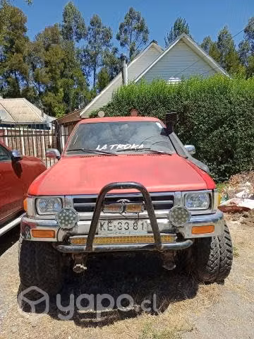Vendo camioneta Toyota Hilux Año 93 4x4