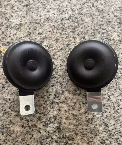 Bocinas originales Subaru - Imagen 4