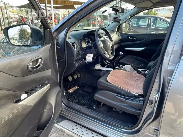Nissan NP300 MT - Imagen 3
