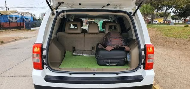 Jeep Patriot 2012 4x4 Blanco y Beige