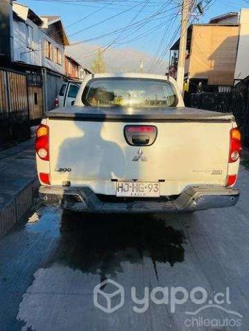 Mitsubishi L200 buen estado - Imagen 4