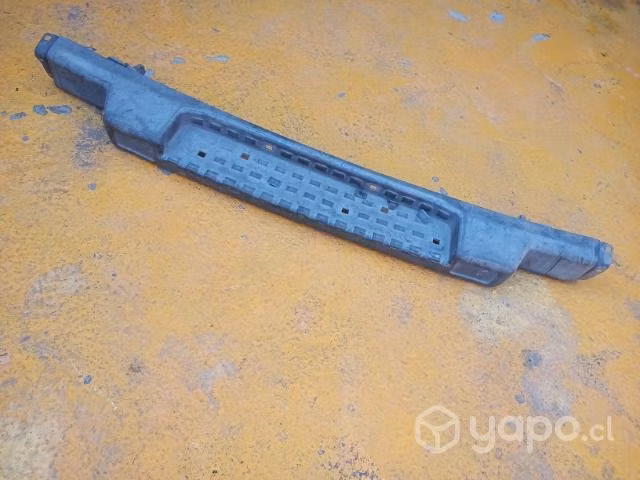 Mitsubishi l300 2005 parachoque trasero parte cent