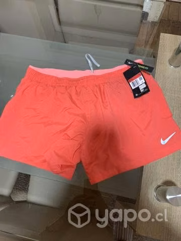 Short Nike NUEVO CON ETIQUETA - Imagen 3