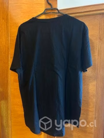 Polera negra KL