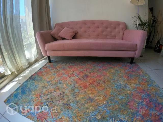 Sofá y alfombra