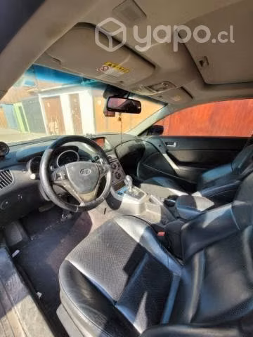 Se vende HYUNDAI GENESIS 2010