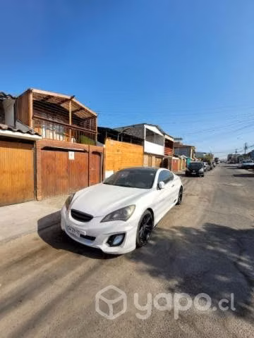 Se vende HYUNDAI GENESIS 2010