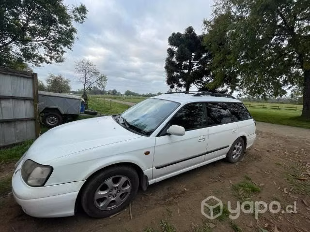 Se vende subaru legacy 2.0 precio conversable