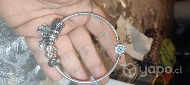 Pulsera más charms de plata modelo rígido 21 centí