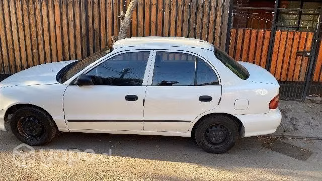 Hyundai Accent 98 (Motor Nuevo) - Imagen 3