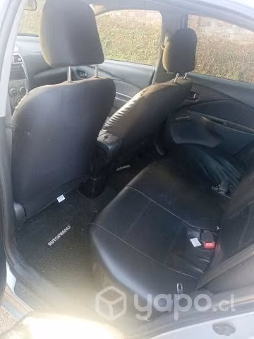 Toyota yaris 2010
