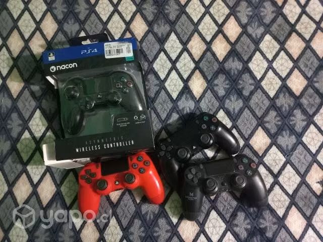 Ps4 1TB con sus cables