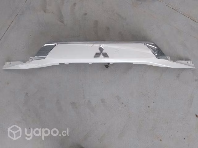 Moldura portalón Mitsubishi Outlander