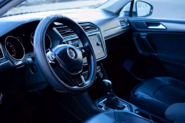 Volkswagen tiguan 2020 tsi at