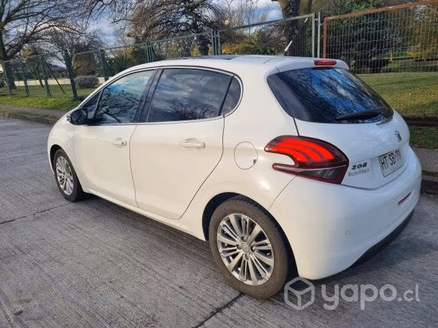 Vendo peugeot 208 allure diesel
