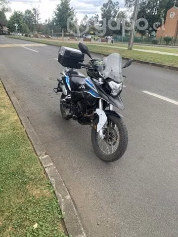 Se vende moto año 2023