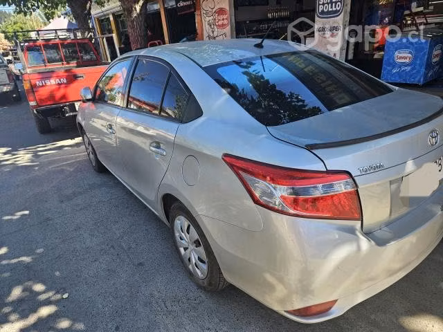 Toyota yaris 2015