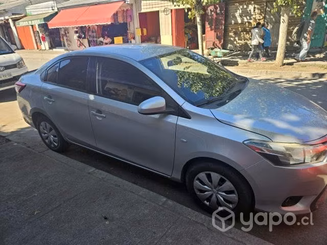 Toyota yaris 2015