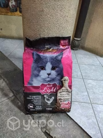Oferta en Alimento Gato Leonardo Light