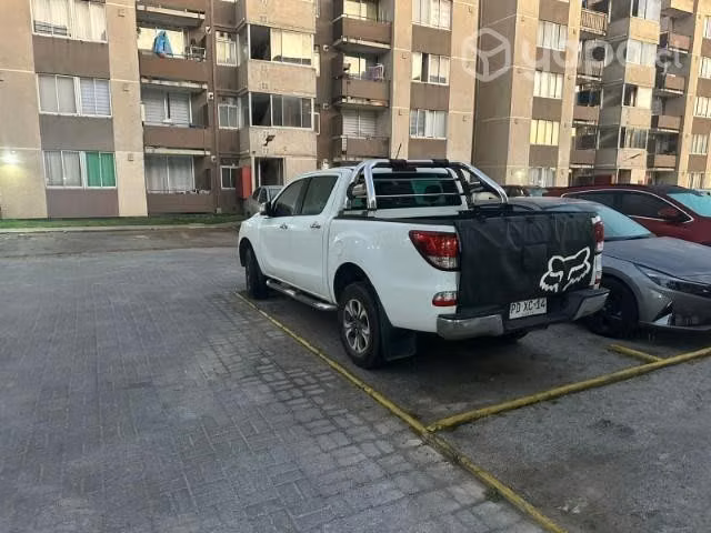 Vendo Camioneta Mazda excelente estado único dueñ