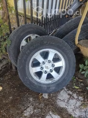 Llanta aro 16 con neumáticos