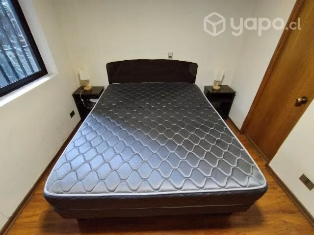 Cama 2 plazas + 2 veladores + 1 respaldo