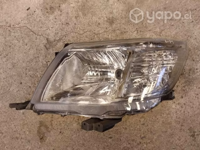 Óptico izquierdo LH Hilux Vigo