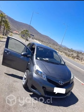 Toyota yaris 2012