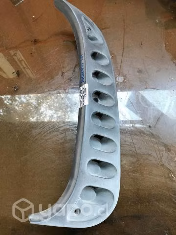 Moldura exterior Pilar tras izq mahindra scorpio