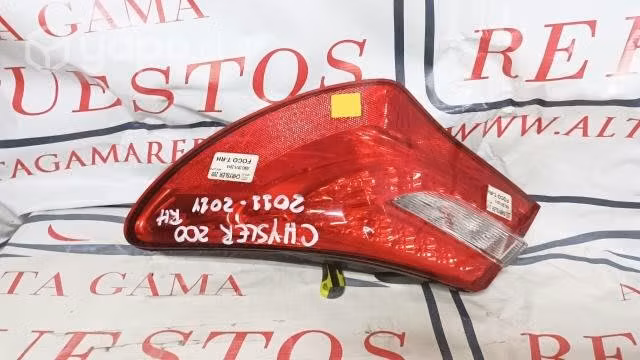 Foco trasero derecho chrysler 