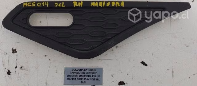 Moldura Exterior Tapabarro Der (MCS014) Mahindra