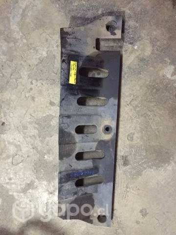Tapa inferior radiadores Mahindra 2012