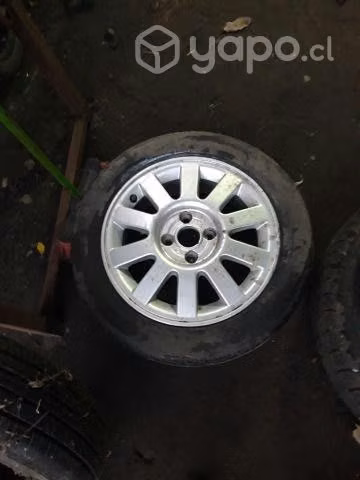 Llanta aro 15 renault clio megane con neumatico
