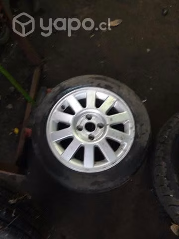 Llanta aro 15 renault clio megane con neumatico