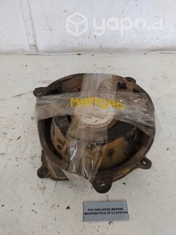Par Parlantes (MHP040) Mahindra Pick Up 2.2 2019