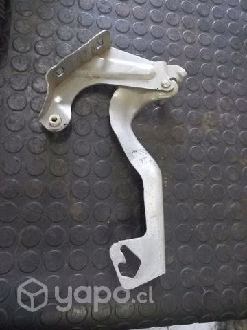 Visagra de.capot derecha Nissan versa 2018