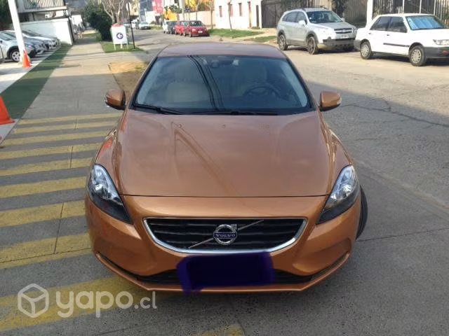 Volvo V40 D2