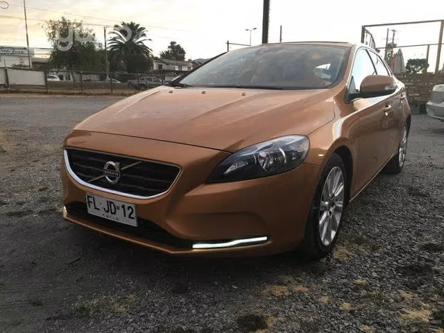 Volvo V40 D2