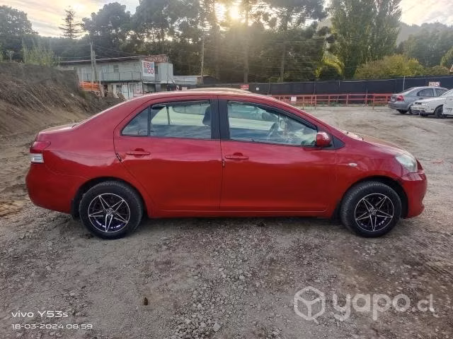 Toyota Yaris Año 2008