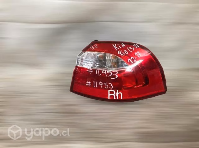 Foco trasero Kia Rio  rh