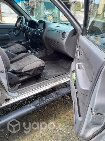 Camioneta nissan terrano 4x4