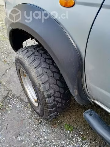 Camioneta nissan terrano 4x4