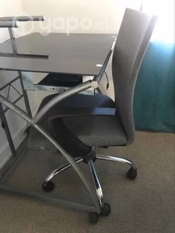 Escritorio más silla