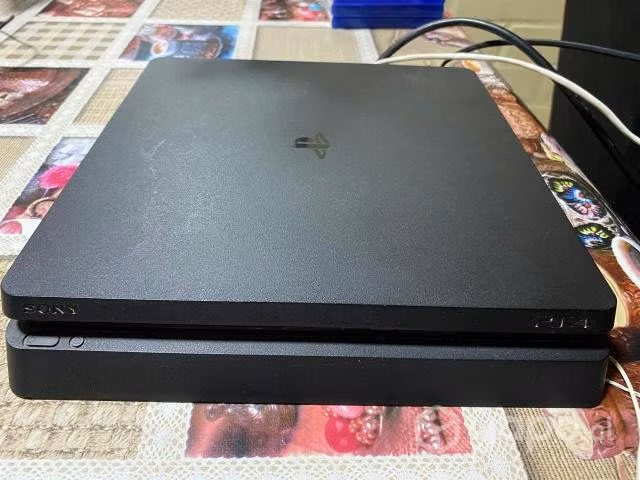 Playstation 4 Slim