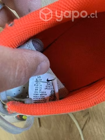 Zapatilla Nike de fútbol